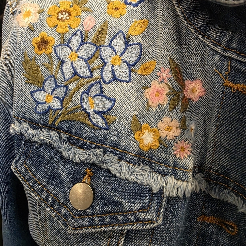 NWT'S Linda Anderson Blue Denim Jacket- Embroidered - Picture 3 of 10